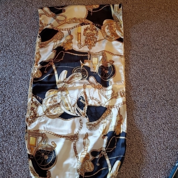 Womens Scarf Coach Carriage Tassel Navy Gold Satin Print Length 54" Width 13" - Picture 3 of 10